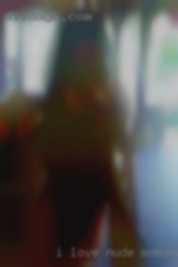 I love nude woman USA women but am bi-curious.