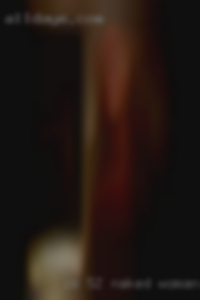 Im 5'2 brown eyes and long brown naked woman hair.